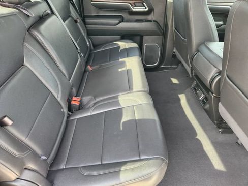 Used 2025 GMC Sierra 1500 SLT RWD image 31