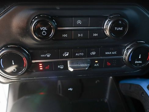 Used 2022 Ford Bronco Black Diamond image 38