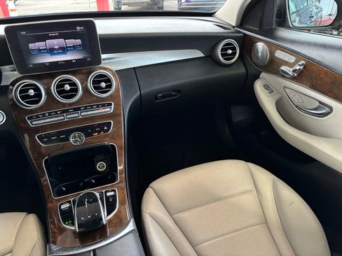 Used 2017 Mercedes-Benz C 300 C 300 4MATIC Sedan 4D image 11