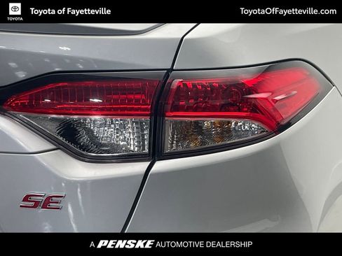 Used 2025 Toyota Corolla SE w/ SE Premium Package image 42