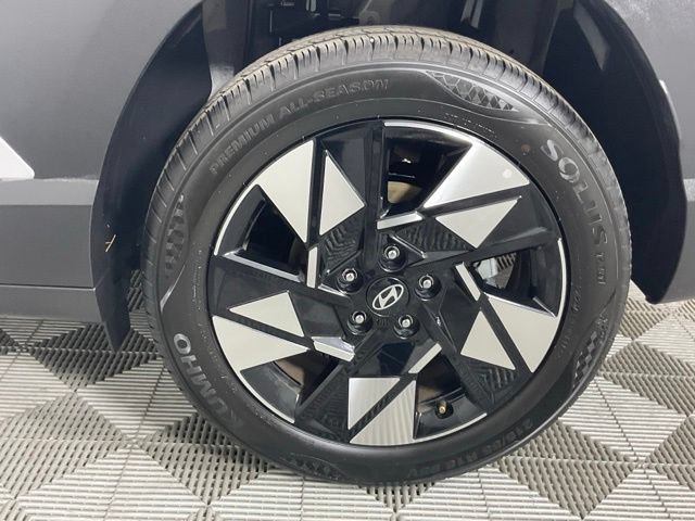 Used 2025 Hyundai Kona SEL FWD image 9