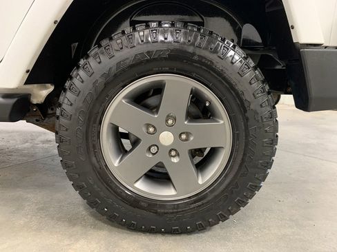 Used 2013 Jeep Wrangler Unlimited Sport AWD/4WD image 16
