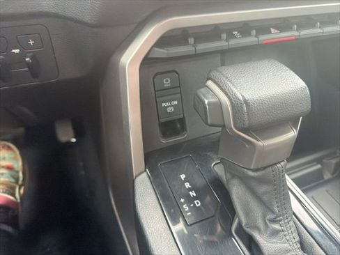 Used 2022 Toyota Tundra SR5 AWD/4WD image 22