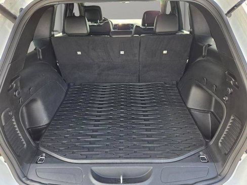 Used 2021 Jeep Grand Cherokee Laredo X RWD image 16