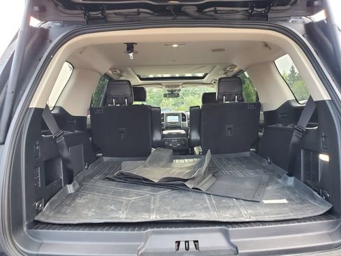 Used 2019 Ford Expedition Platinum AWD/4WD image 8