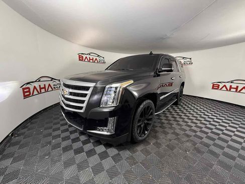 Used 2019 Cadillac Escalade Luxury image 4
