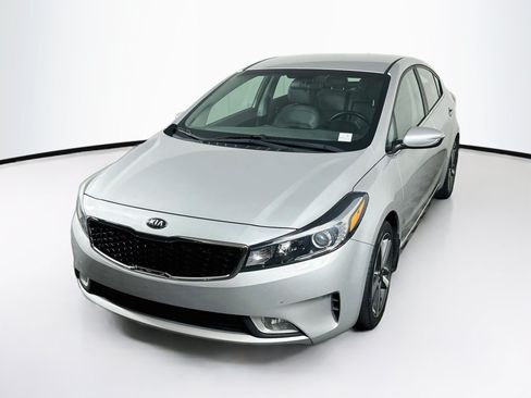 Used 2017 Kia Forte EX FWD image 3