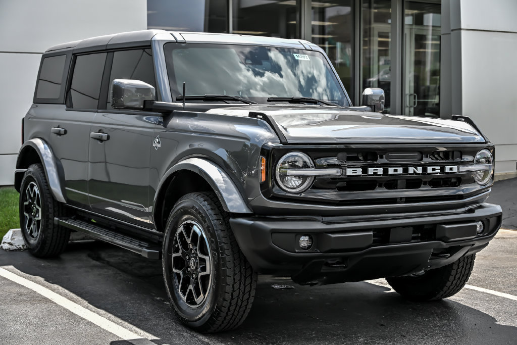 Certified 2024 Ford Bronco Outer Banks AWD/4WD image 9