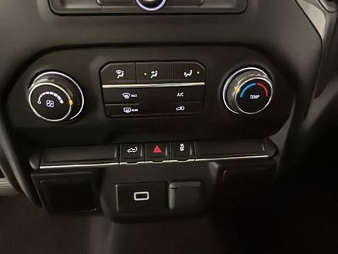 Used 2019 Chevrolet Silverado 1500 Custom w/ Custom Value Package AWD/4WD image 22