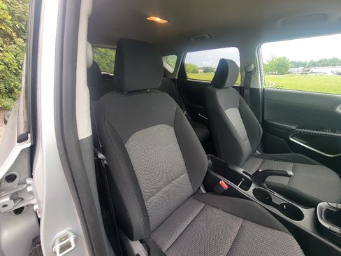 Used 2020 Kia Soul LX FWD image 29