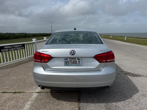 Used 2014 Volkswagen Passat 1.8T SE FWD image 6