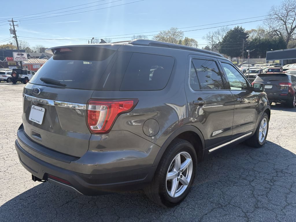 Used 2019 Ford Explorer XLT w/ Equipment Group 202A FWD image 5