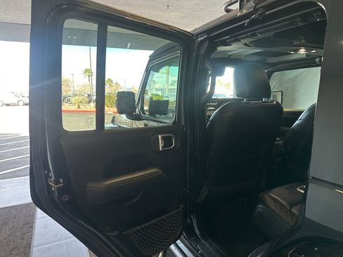 Used 2021 Jeep Wrangler Unlimited Sahara image 7