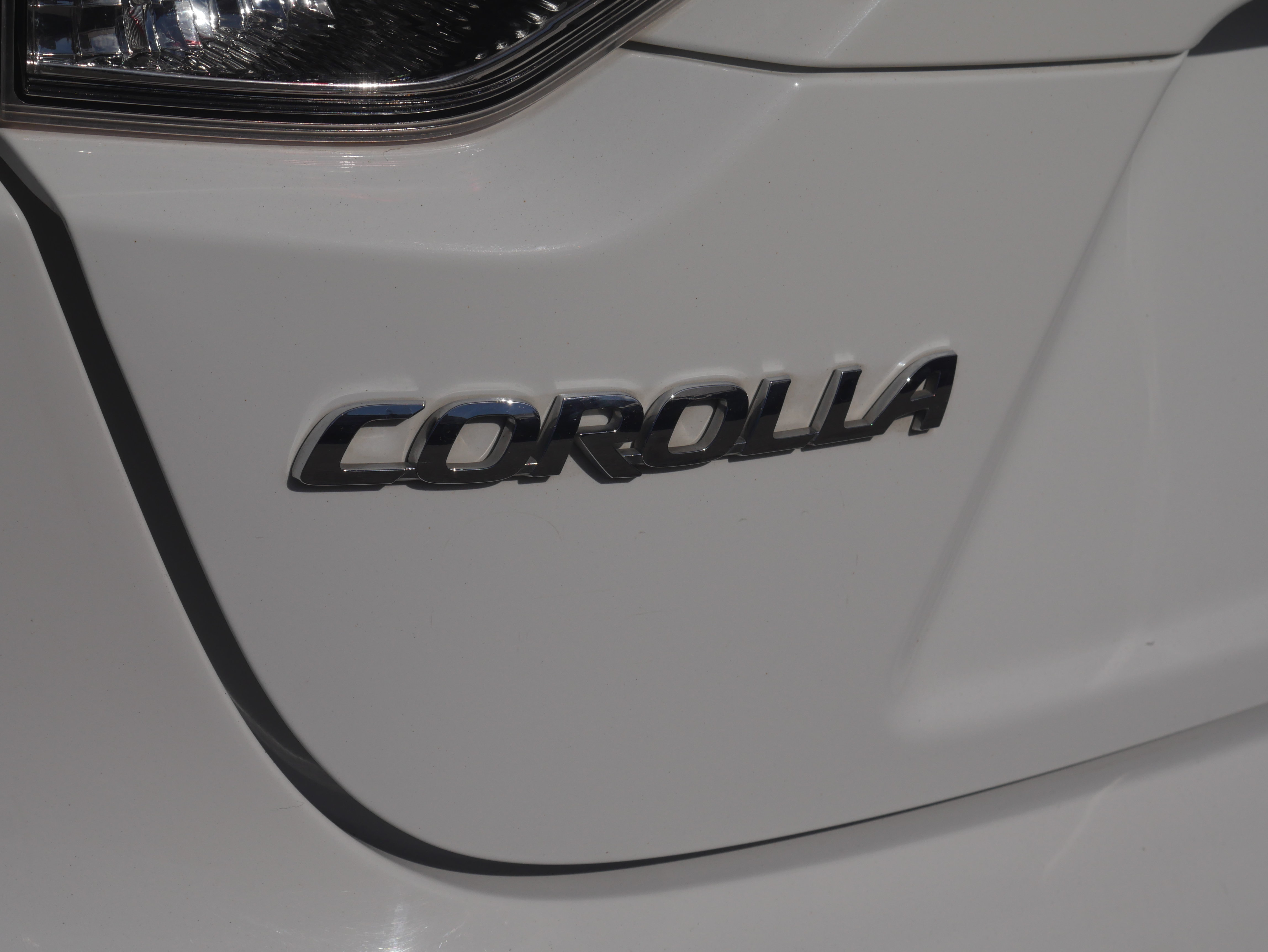 Used 2022 Toyota Corolla LE FWD image 11