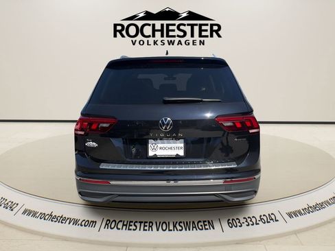 Used 2022 Volkswagen Tiguan SE image 5