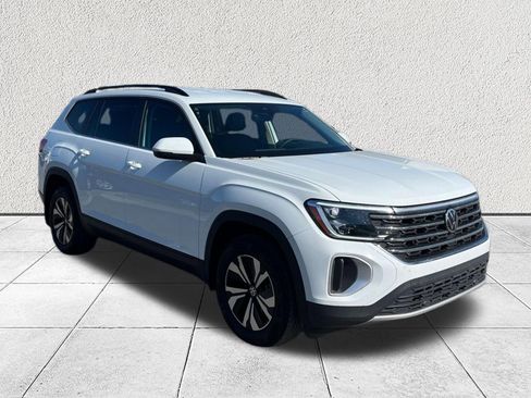 Used 2024 Volkswagen Atlas SE image 1