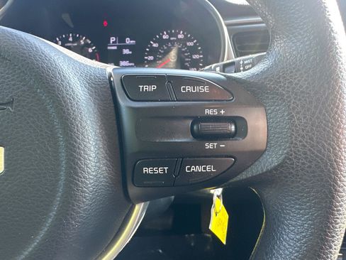Used 2023 Kia Rio S FWD image 18