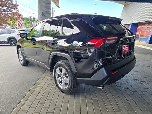 Used 2024 Toyota RAV4 XLE w/ Convenience Package AWD/4WD image 7