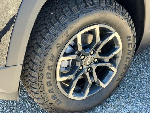 New 2026 Chevrolet Equinox ACTIV w/ Convenience Package III image 9