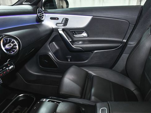 Used 2020 Mercedes-Benz CLA 250 4MATIC image 55