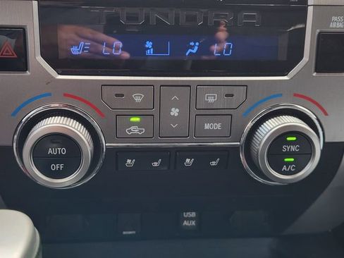 Used 2018 Toyota Tundra Platinum image 19