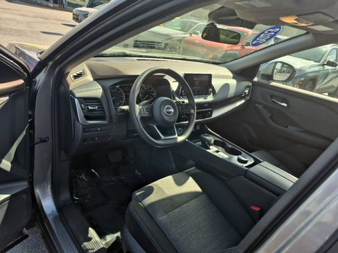Used 2023 Nissan Rogue SV AWD/4WD image 34