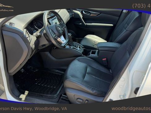 Used 2017 Nissan Rogue SL w/ SL Premium Package AWD/4WD image 10