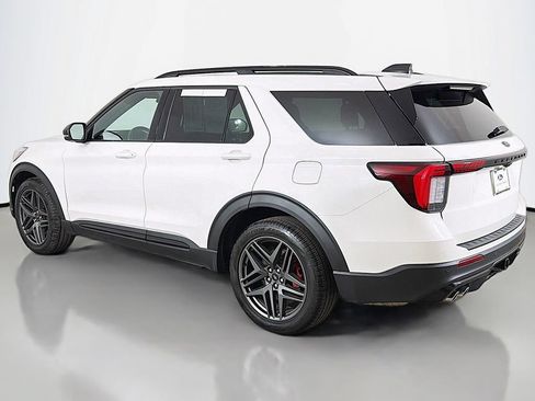 Used 2025 Ford Explorer ST AWD/4WD image 15