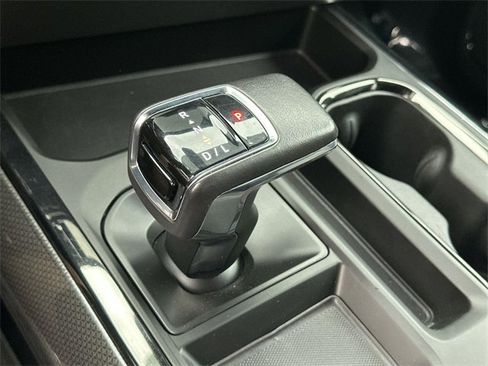 Used 2022 Chevrolet Silverado 1500 ZR2 w/ Technology Package image 14