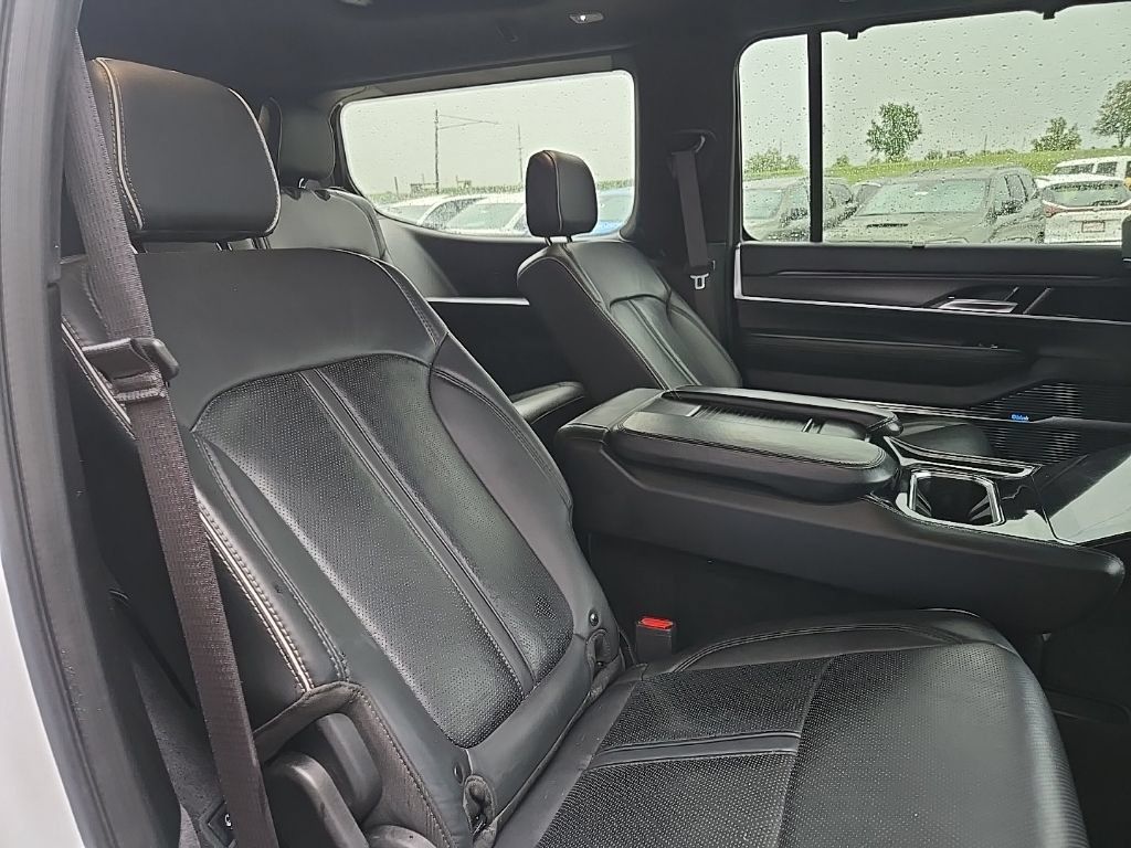 Used 2024 Jeep Grand Wagoneer Series II Obsidian w/ Quick Order Packagew 28T AWD/4WD image 29