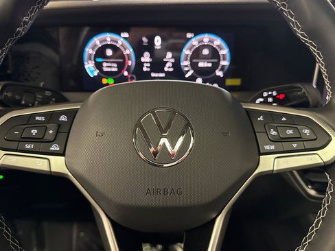 New 2026 Volkswagen Tiguan SE AWD/4WD image 22