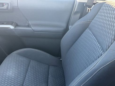 Used 2022 Toyota Tacoma SR5 w/ Trail Edition image 20