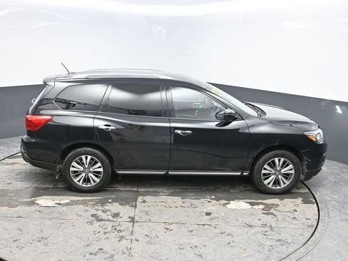 Used 2018 Nissan Pathfinder S image 29