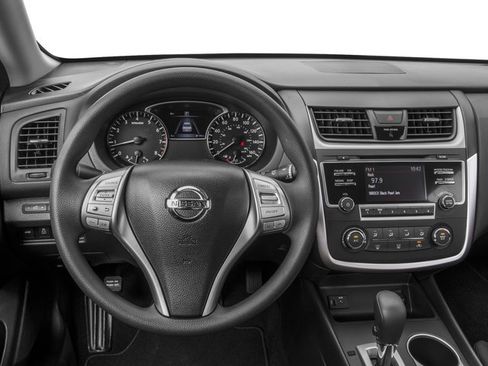Used 2016 Nissan Altima 2.5 SV w/ Convenience Package FWD image 9