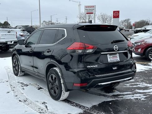 Used 2017 Nissan Rogue S image 6
