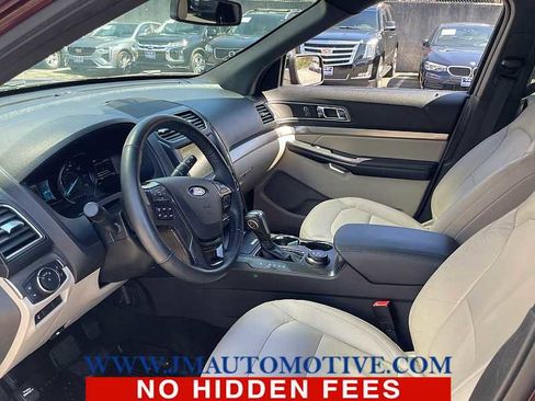 Used 2018 Ford Explorer XLT w/ Equipment Group 202A AWD/4WD image 2