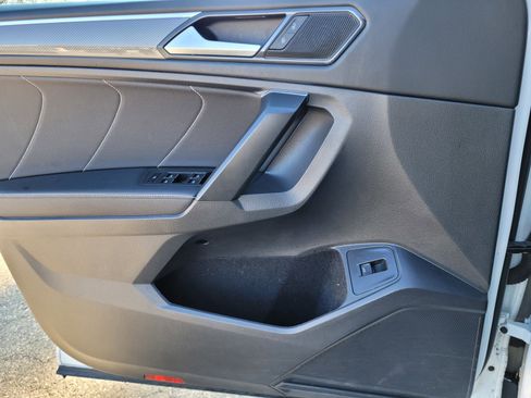 Used 2022 Volkswagen Tiguan SE R-Line image 22