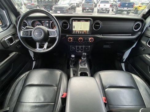 Used 2018 Jeep Wrangler Unlimited Sahara w/ Quick Order Package 24M Moab image 26