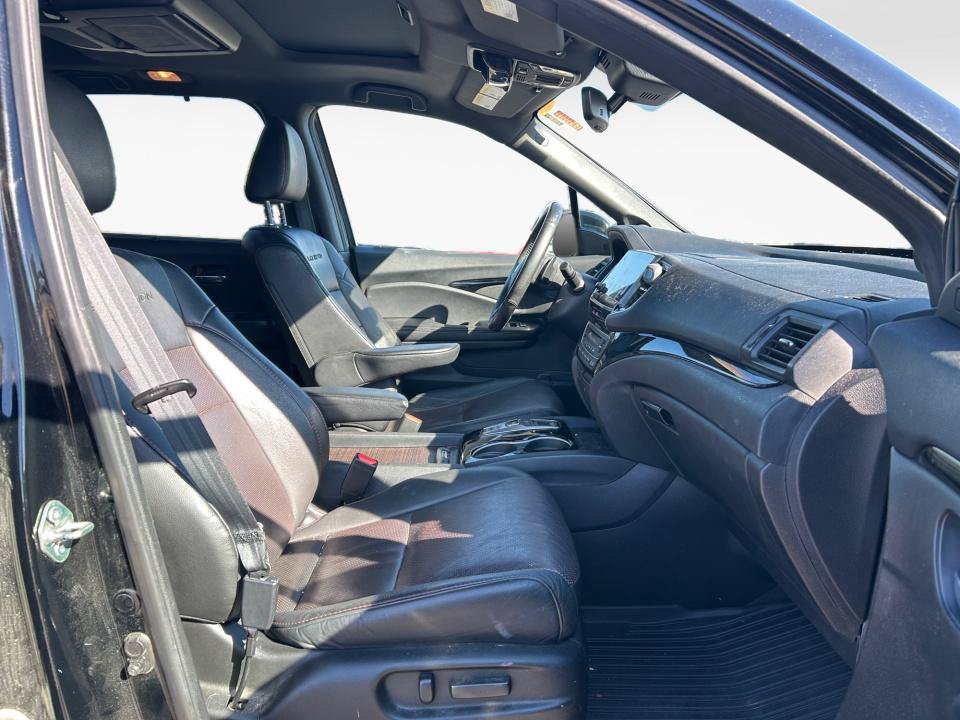 Used 2020 Honda Pilot Black Edition image 30