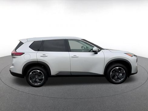 Used 2025 Nissan Rogue SV FWD image 15