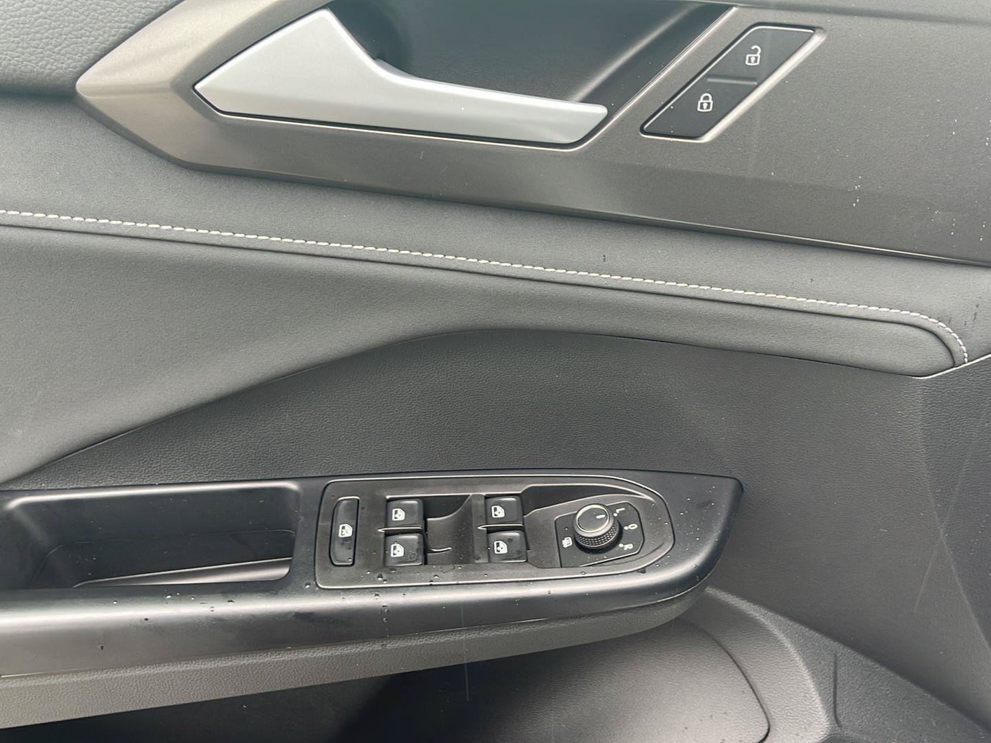 New 2026 Volkswagen Taos SE AWD/4WD image 23