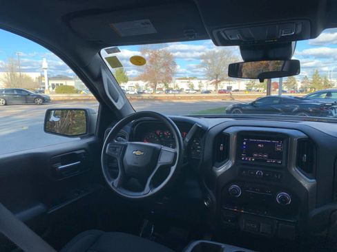 Certified 2024 Chevrolet Silverado 1500 Custom image 35