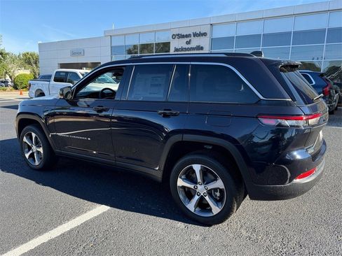 Used 2024 Jeep Grand Cherokee Limited 4xe w/ Luxury Tech Group II image 4