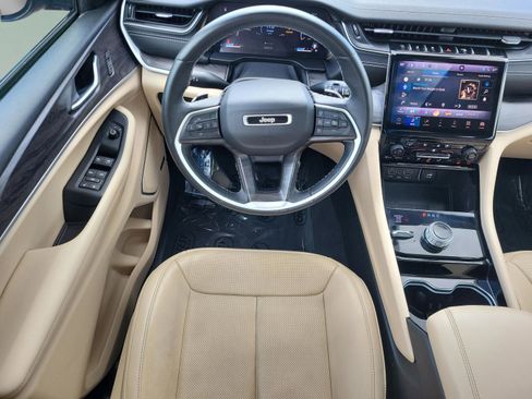 Used 2022 Jeep Grand Cherokee L Limited w/ Luxury Tech Group II AWD/4WD image 18