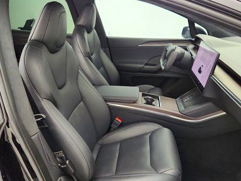 Used 2024 Tesla Model X image 29
