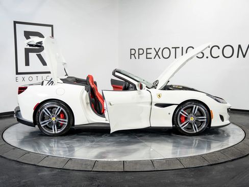 Used 2019 Ferrari Portofino image 22