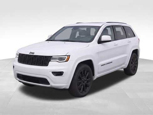 Used 2021 Jeep Grand Cherokee Laredo X AWD/4WD image 2