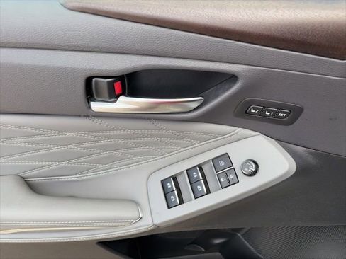 Used 2021 Toyota Avalon Limited w/ Advanced Safety Package image 11