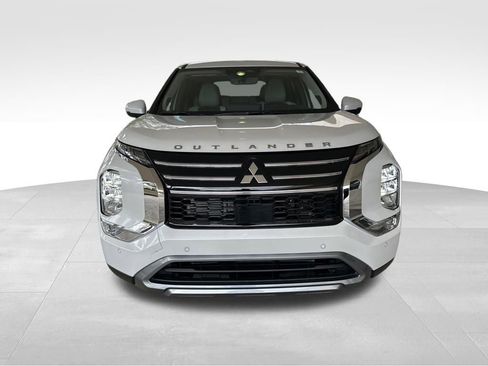 New 2026 Mitsubishi Outlander SE image 13