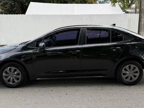 Used 2020 Toyota Corolla LE image 3